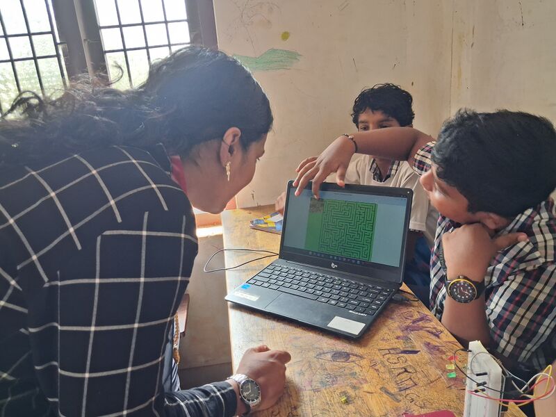 പ്രമാണം:12049 kzd IT2.jpg