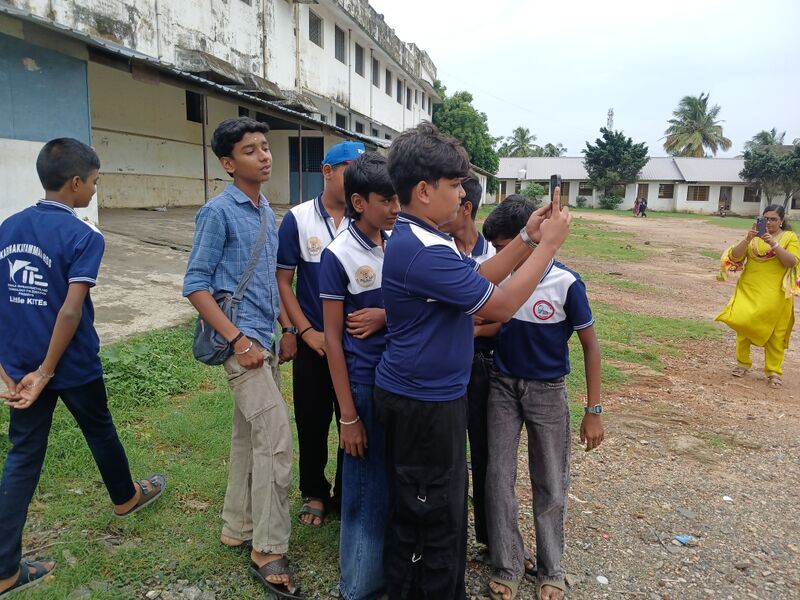 പ്രമാണം:21060-lk media camp 9.jpg