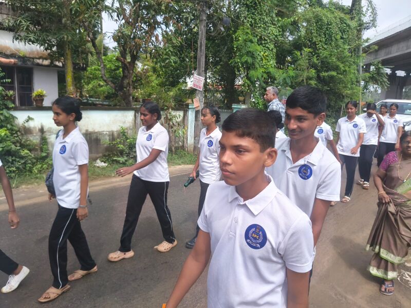 പ്രമാണം:25072 GHSK SANTHWANA YATHRA3.jpg