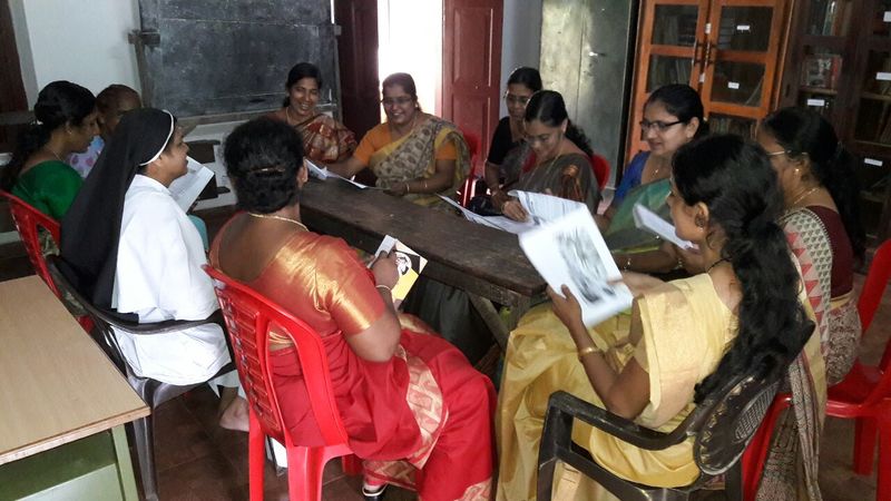പ്രമാണം:29028-എസ് ആർ ജി മീറ്റിങ് .jpg