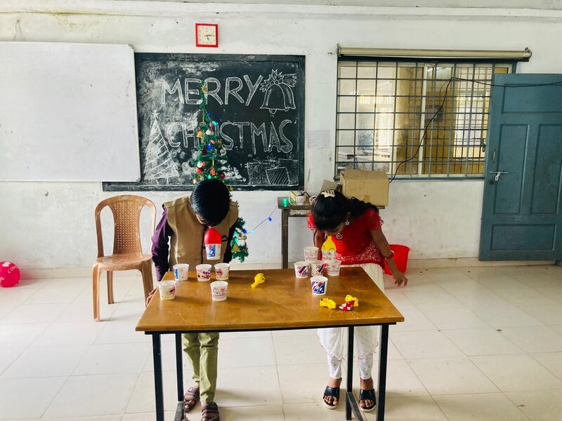 പ്രമാണം:33027 Christmas1.jpeg