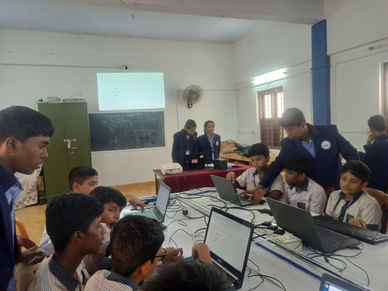 പ്രമാണം:36026 24-27malcomp1.jpg