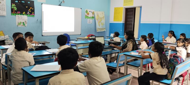 പ്രമാണം:37339 HITECH CLASSROOM.jpg