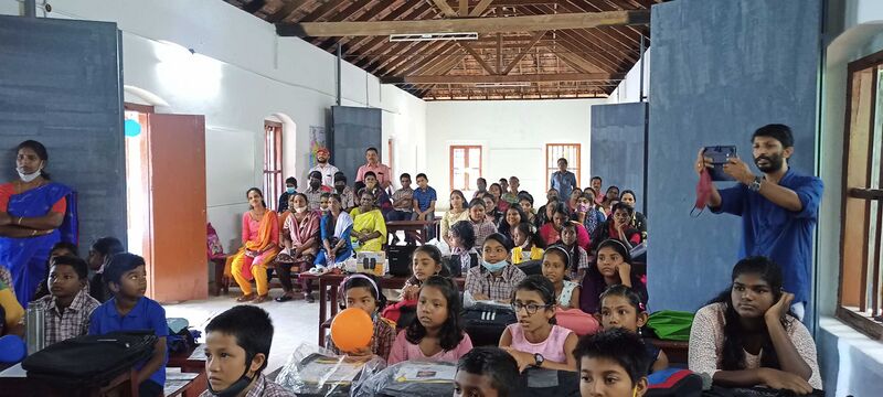 പ്രമാണം:37344 Pravesanolsavam pic3.jpg