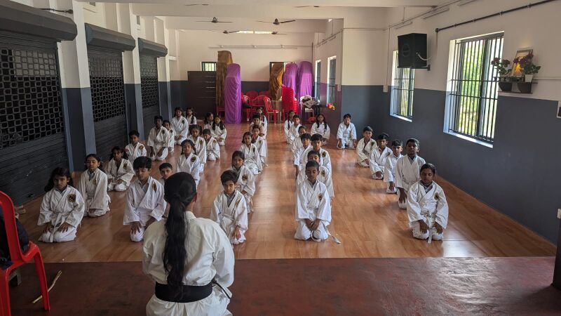 പ്രമാണം:BS21 EKM 25216 10jpg.jpeg