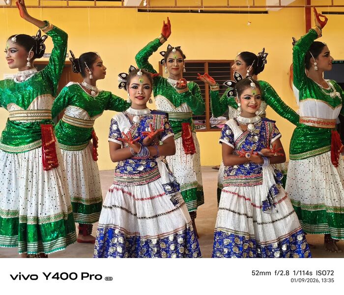 പ്രമാണം:Diamond jubilee closing ceremony .jpg