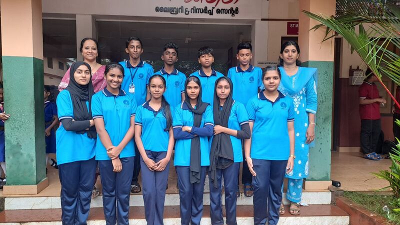 പ്രമാണം:Lk indepen3.jpg