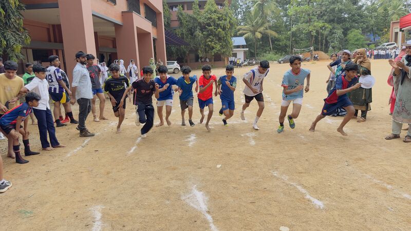 പ്രമാണം:16008 school Soprts 2025.jpeg