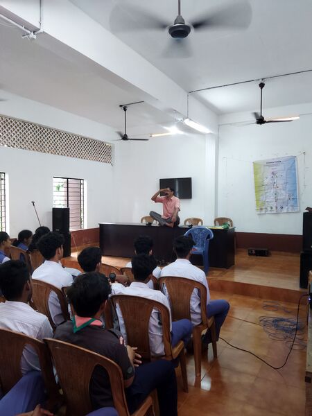 പ്രമാണം:16064 Pularkalam Yoga3.jpg