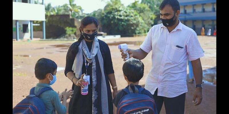 പ്രമാണം:19456 thirike schoolilek 7.jpg