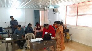 19791 HIGHTECH PROJECTOR .jpeg