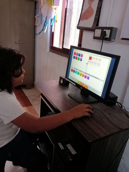 പ്രമാണം:23419- CLASSROOM.jpg