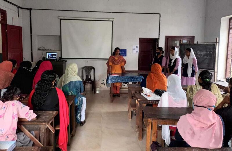 പ്രമാണം:25020-EKM-LKCS22-1 - Seena K A.jpg