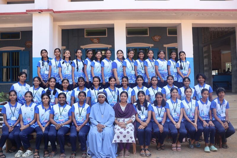 പ്രമാണം:31076 group photo.jpg