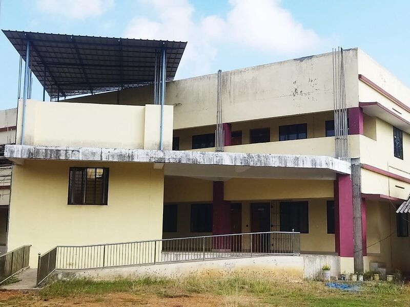 പ്രമാണം:33052 school.jpeg