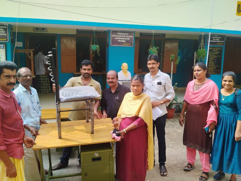 പ്രമാണം:42085 table3.jpg