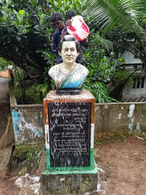 44021 statue cleaning 6.jpg