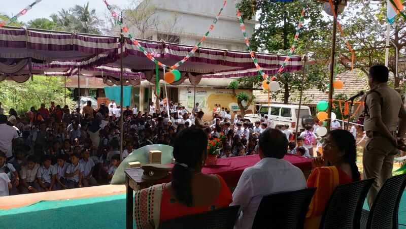 പ്രമാണം:August 15 1.jpg