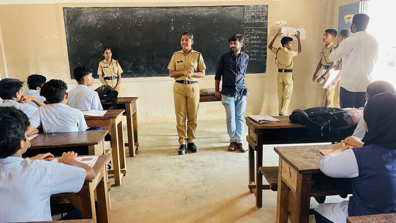 പ്രമാണം:11053 clean campus1.jpg