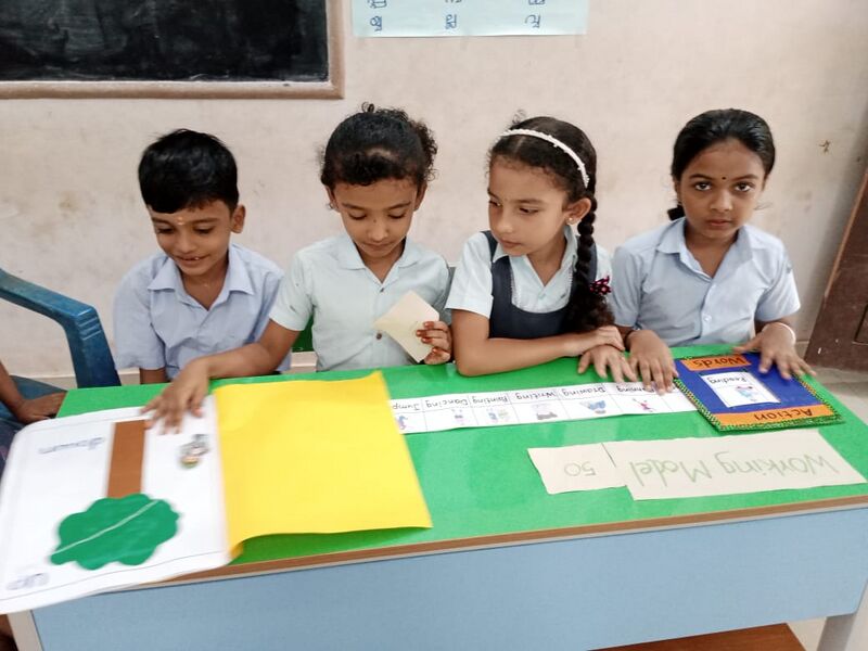 പ്രമാണം:12017 sciencefair6 2024.jpg
