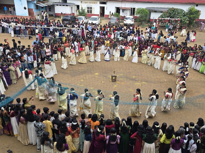 പ്രമാണം:25068 2025-26 onaghosham5.jpg