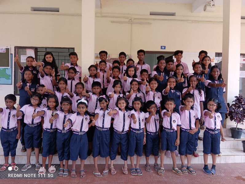 പ്രമാണം:31056 jender-nutrel uniform.jpeg