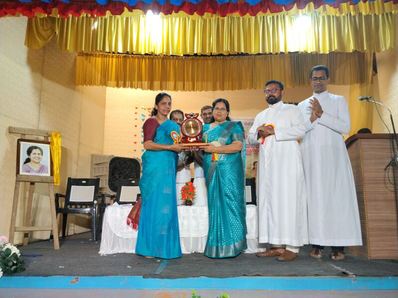 പ്രമാണം:31538 anuualday1.jpeg