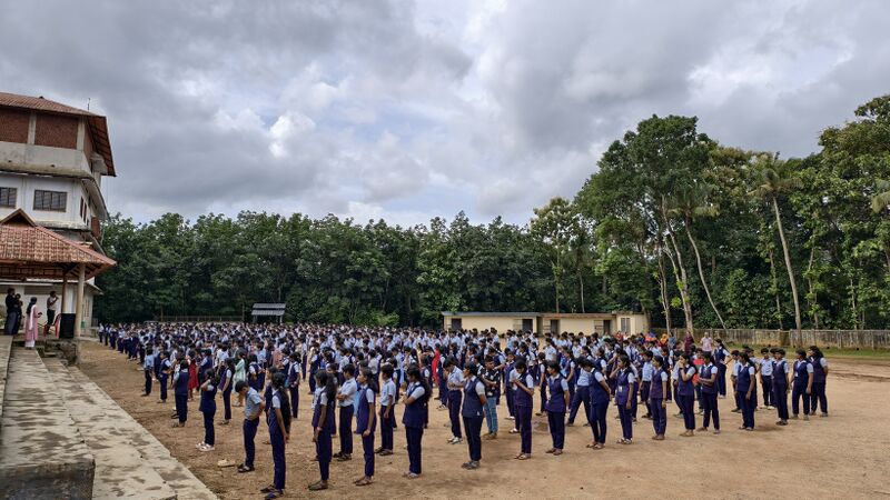 പ്രമാണം:33064 MGMLKTR ZUMBA PIC4.jpg