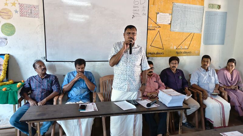 പ്രമാണം:42041 gandhi 2.jpg