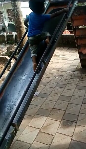 പ്രമാണം:44055 Preslider.jpeg