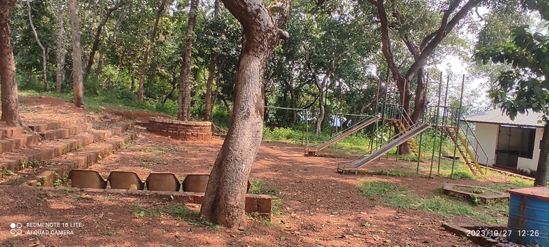 പ്രമാണം:Hitech 13533.jpg