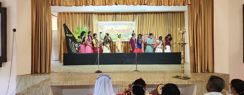 പ്രമാണം:Onam 35052 23 5.jpg