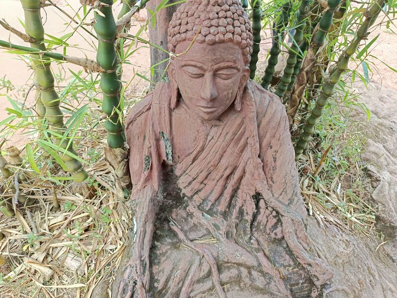 പ്രമാണം:12060 -Statue of Budha.jpg