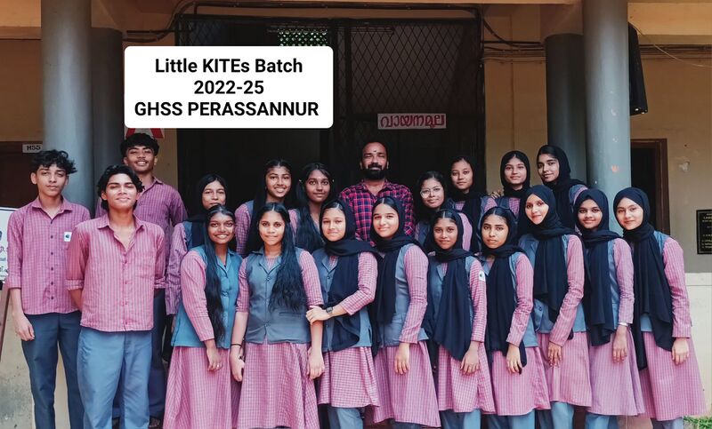പ്രമാണം:19042-lk-alumni-1.jpg
