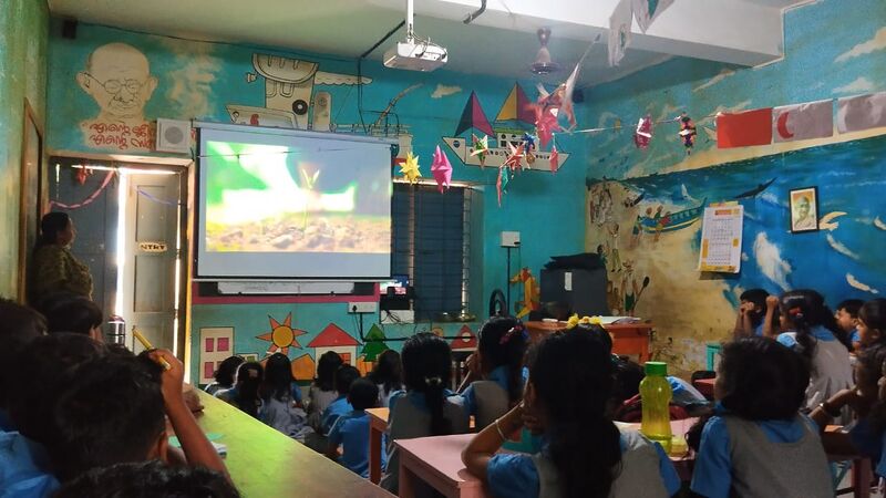 പ്രമാണം:19769 Hitech ciassroom.jpg