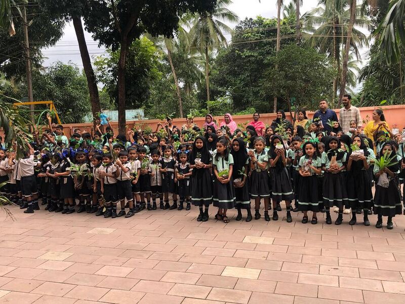 പ്രമാണം:19817 suhrthdinam 25 26 2.jpg