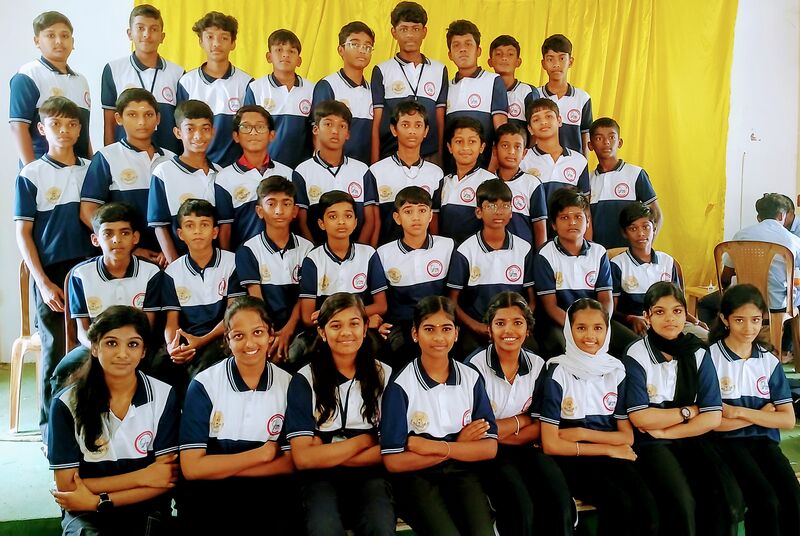 പ്രമാണം:21060 lk uniform 2025.jpg