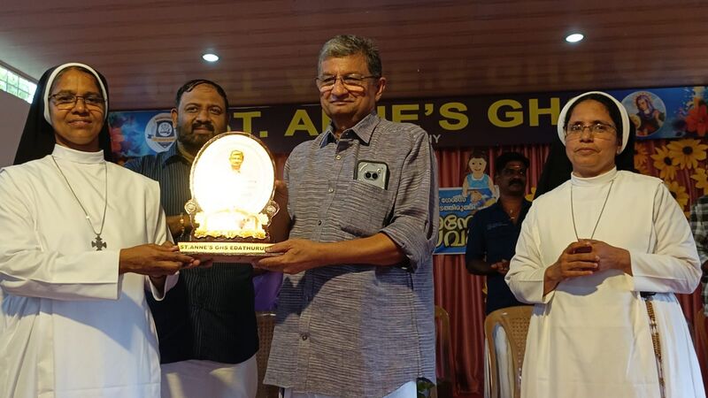 പ്രമാണം:24065 Praveshnolsavam 2.jpeg