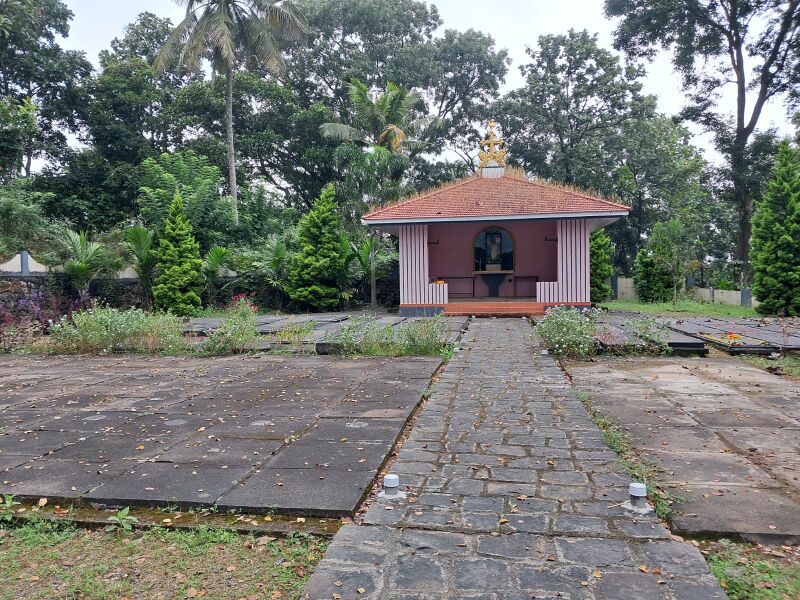 പ്രമാണം:32018 chappel.jpg