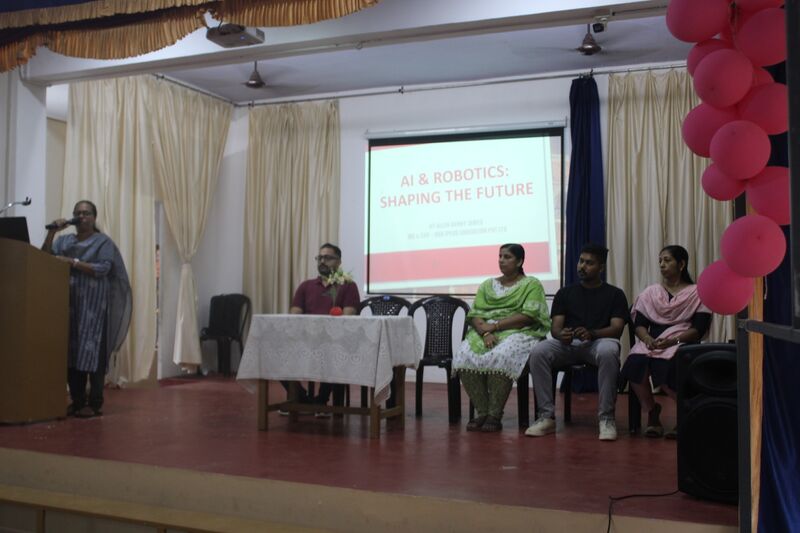 പ്രമാണം:38004-LK-FREEDOM CLASS 2K25-01.JPG