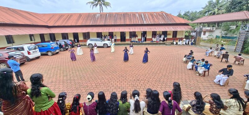 പ്രമാണം:38077 Onam 6 2025.jpg