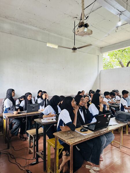 പ്രമാണം:48086 CWSN TRAINING LK.2.jpg