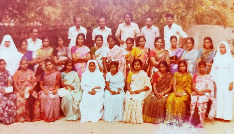 പ്രമാണം:Teachers during the year 1977.jpg