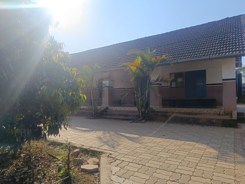 പ്രമാണം:15042 High School Building.jpg