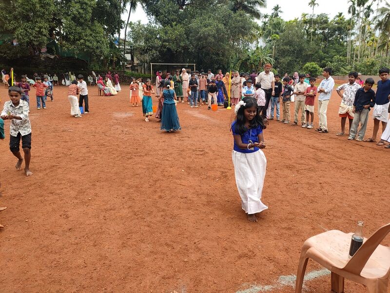 പ്രമാണം:18010 onam2K25-6.jpg