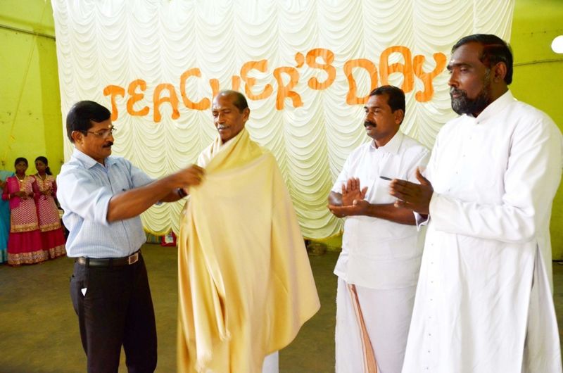 പ്രമാണം:31043teachersday.JPG