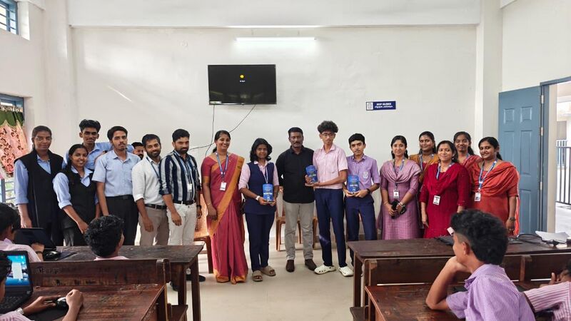 പ്രമാണം:32501 Robo Prize.jpg