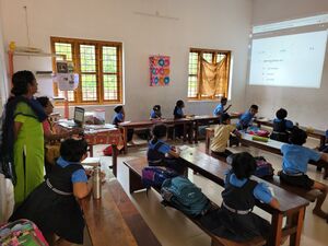 33432 Projector used classroom.jpg