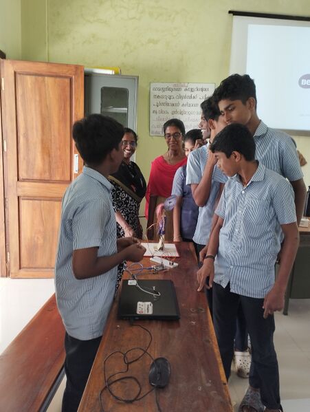 പ്രമാണം:34040-ALP freedom3.jpg