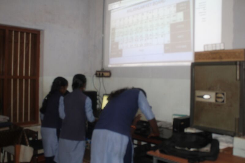 പ്രമാണം:38084 hitech activity.resized.JPG